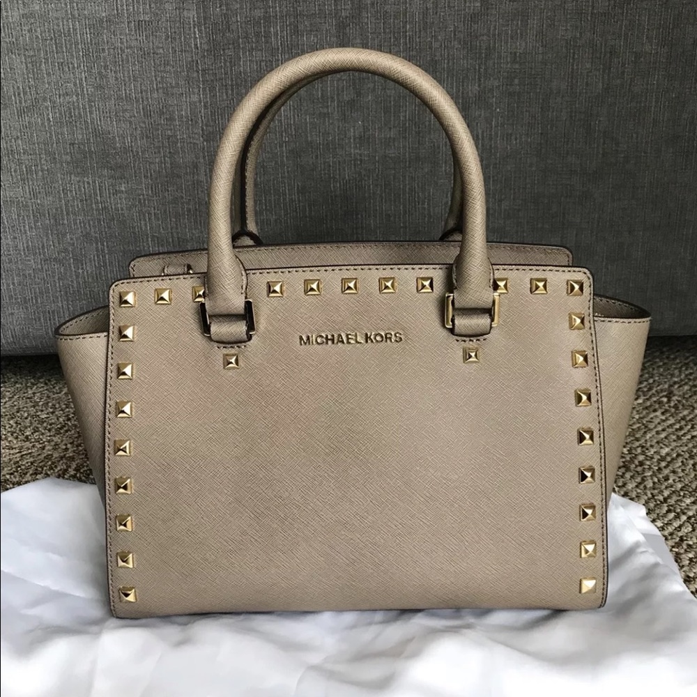 NWOT Authentic Michael Kors Selma Studded Medium